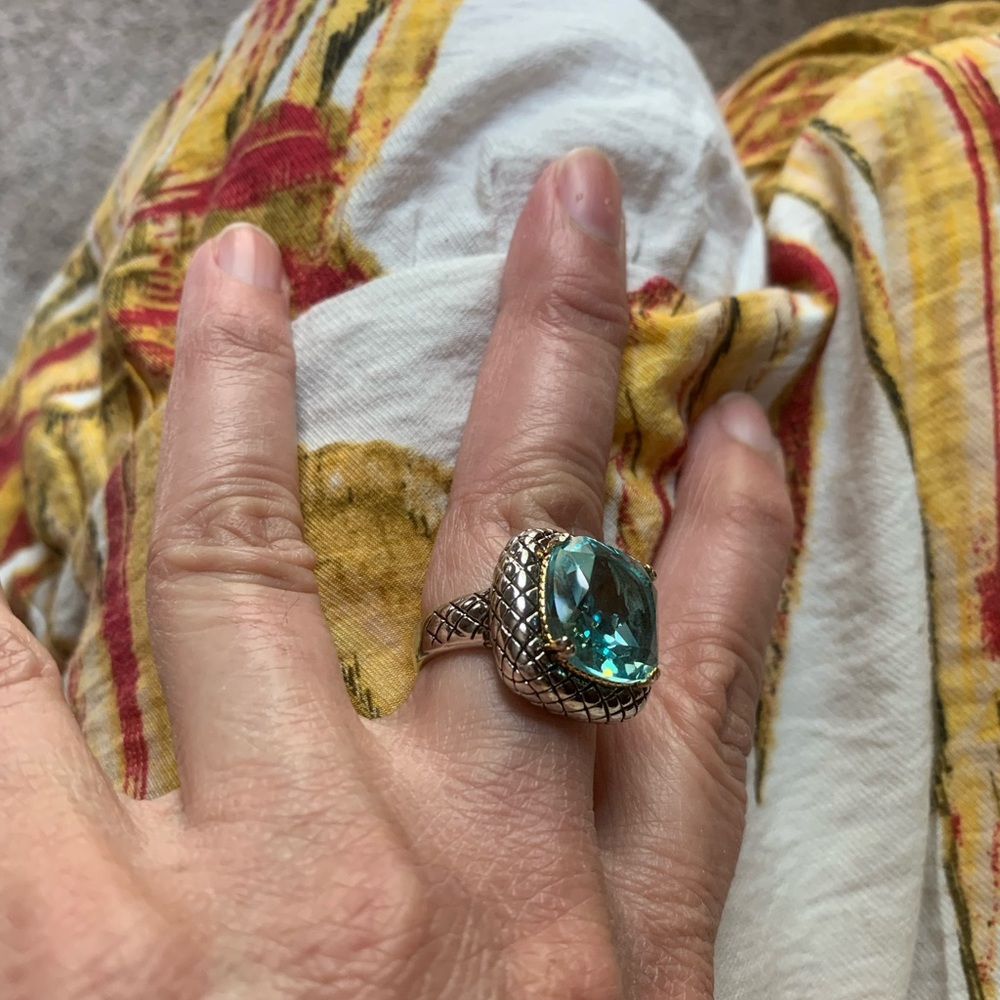 Gorgeous ring🌺🌹Sterling Silver stamped  simulated aquamarine.